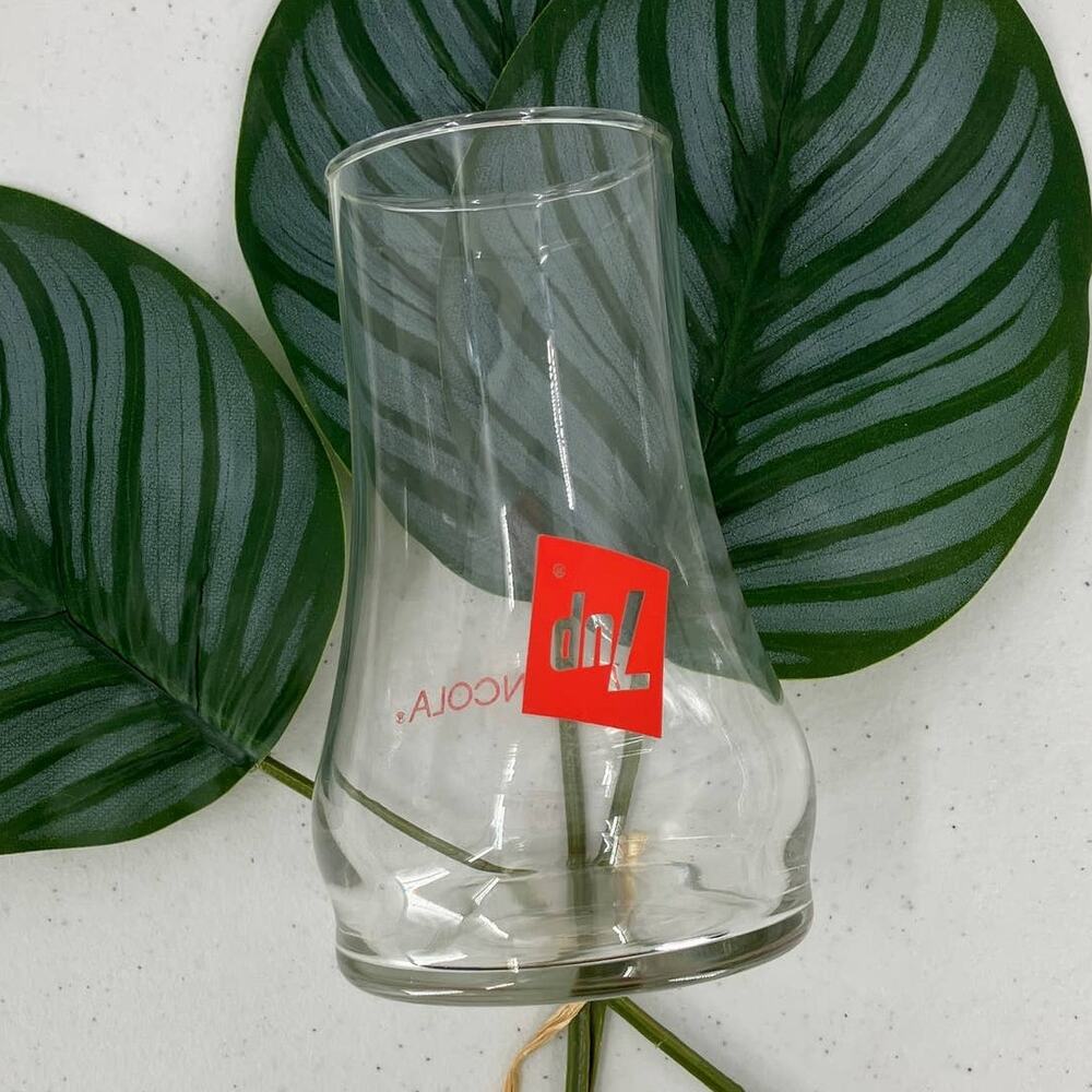 Vintage 7-Up Soda 70s The Uncola Red Clear Upside Down Bell Shape Drinking Glass